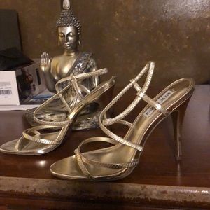 Steve Madden sexy gold pumps